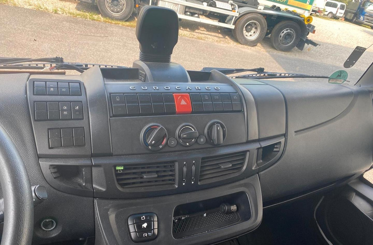 IVECO EUROCARGO 75E19 EURO 6 2018 - Camion à rideaux coulissants: photos 5 IVECO EUROCARGO 75E19 EURO 6 2018 - Camion à rideaux coulissants: photos 5