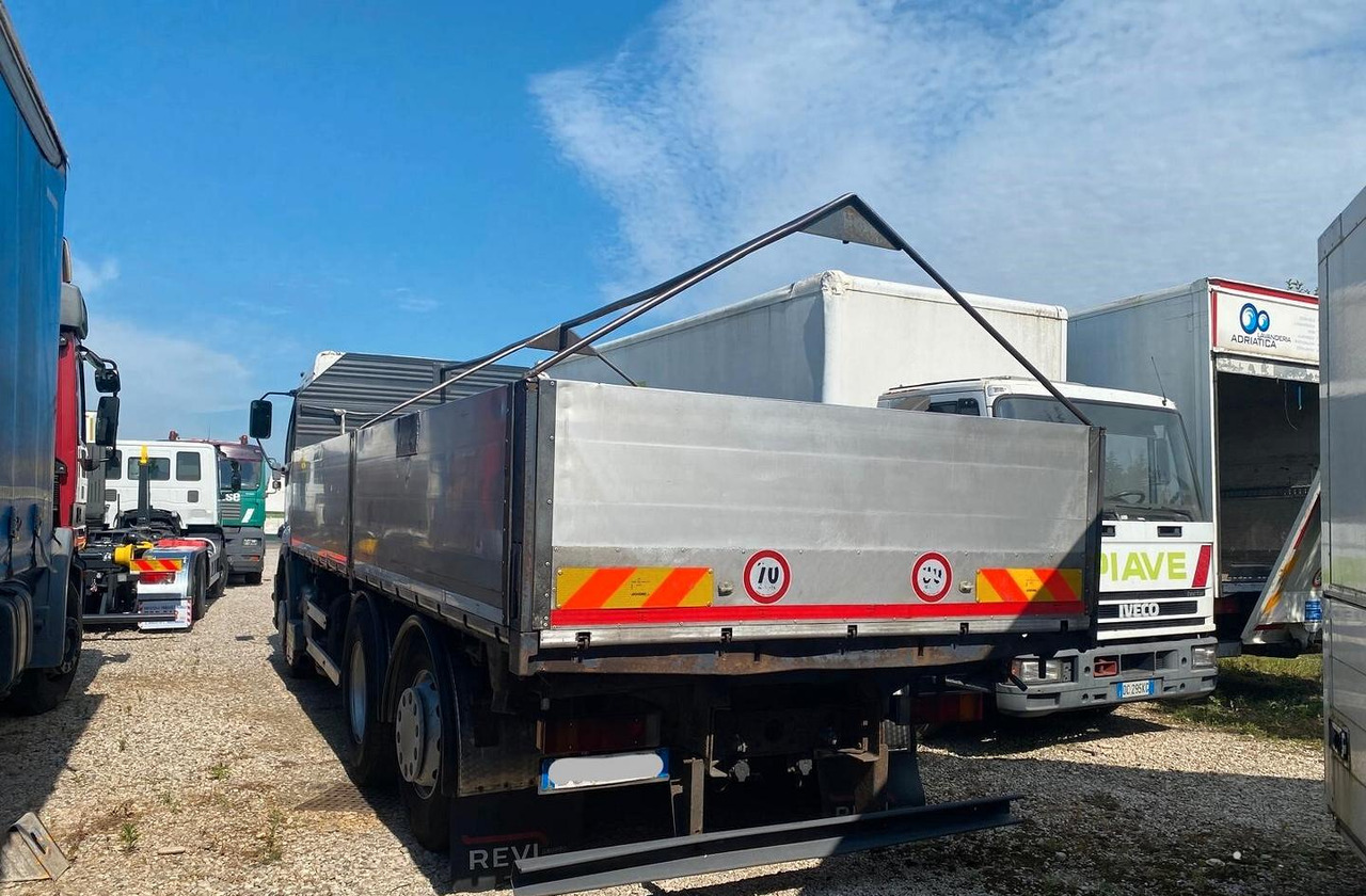 RENAULT PREMIUM 400 - Camion plateau: photos 2 RENAULT PREMIUM 400 - Camion plateau: photos 2