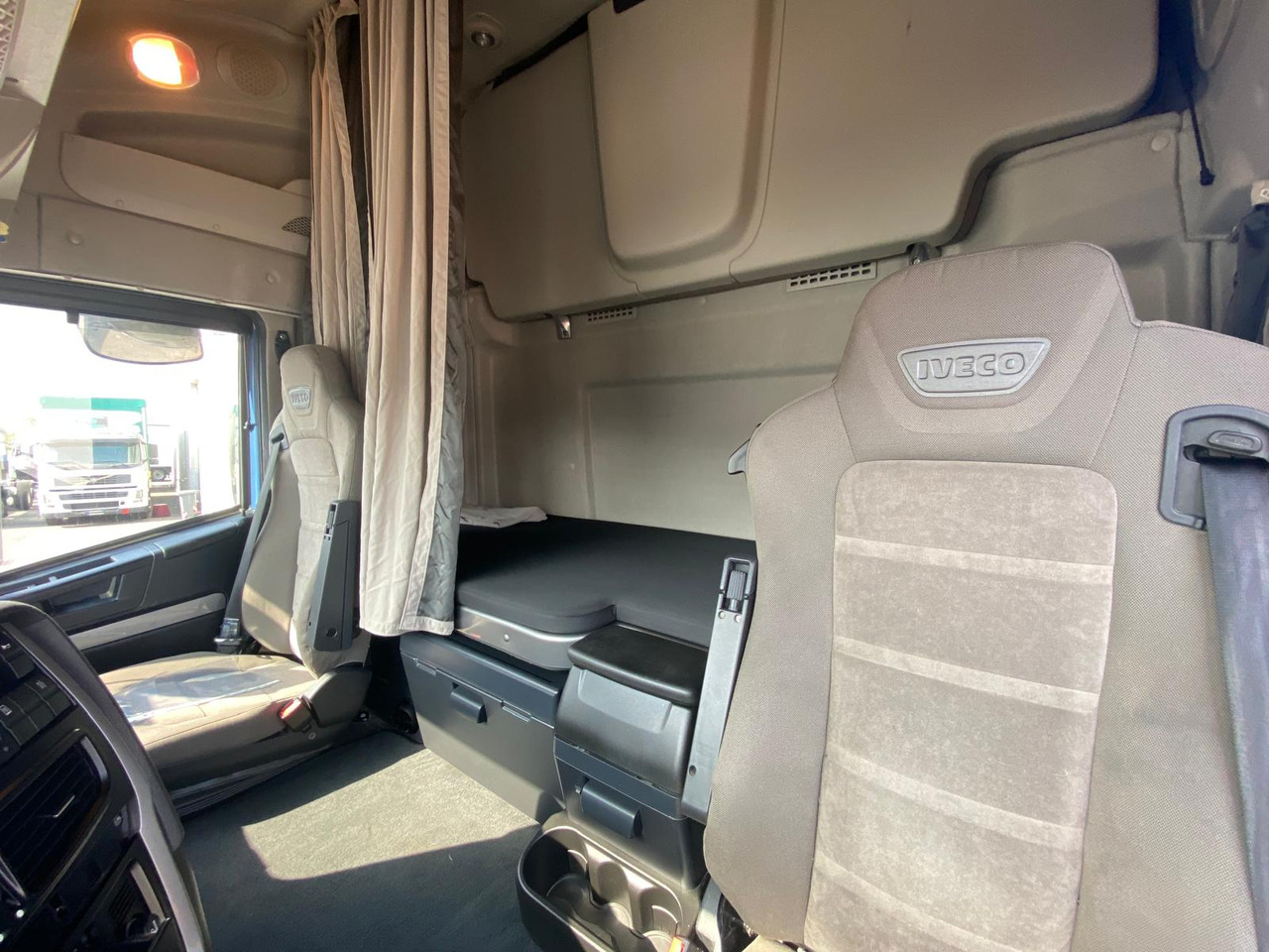 IVECO AS440T/P - Tracteur routier: photos 5 IVECO AS440T/P - Tracteur routier: photos 5