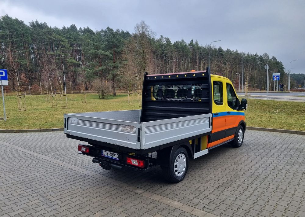 Ford Transit - Utilitaire plateau: photos 4 Ford Transit - Utilitaire plateau: photos 4