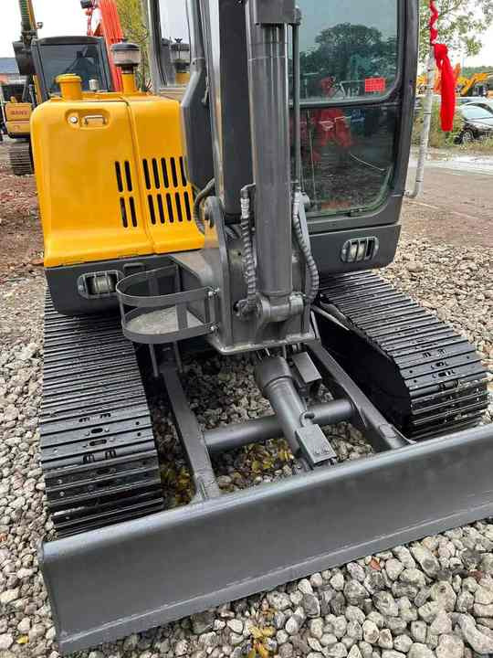High Quality Used Volvo EC60D Excavator for Sale 6 Ton Compact Machine, Excellent Condition, Ready for Work! - Mini pelle: photos 5 High Quality Used Volvo EC60D Excavator for Sale 6 Ton Compact Machine, Excellent Condition, Ready for Work! - Mini pelle: photos 5