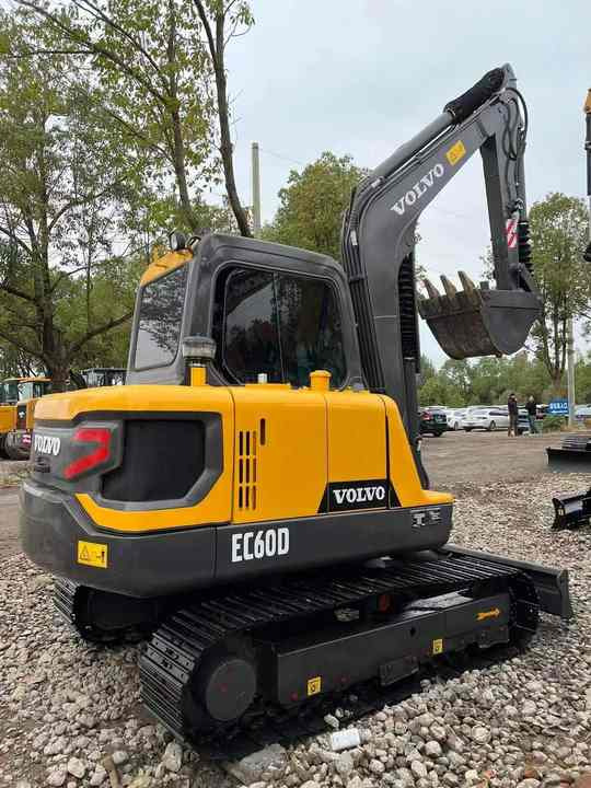 High Quality Used Volvo EC60D Excavator for Sale 6 Ton Compact Machine, Excellent Condition, Ready for Work! - Mini pelle: photos 2 High Quality Used Volvo EC60D Excavator for Sale 6 Ton Compact Machine, Excellent Condition, Ready for Work! - Mini pelle: photos 2
