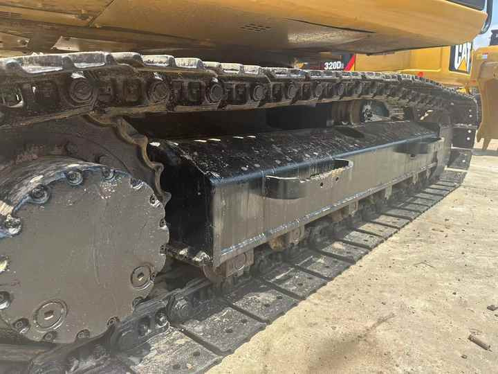 Low Working Time CAT 312D2 Excavator Caterpillar Used 15ton Cat312D2 No Reviews yet [ Copy ] en crédit-bail Low Working Time CAT 312D2 Excavator Caterpillar Used 15ton Cat312D2 No Reviews yet [ Copy ]: photos 6