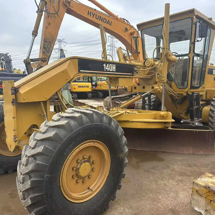 Low-price second-hand Cat Grader 140H with outstanding performance Carterpillarused 140H grader for sale - Niveleuse: photos 1 Low-price second-hand Cat Grader 140H with outstanding performance Carterpillarused 140H grader for sale - Niveleuse: photos 1