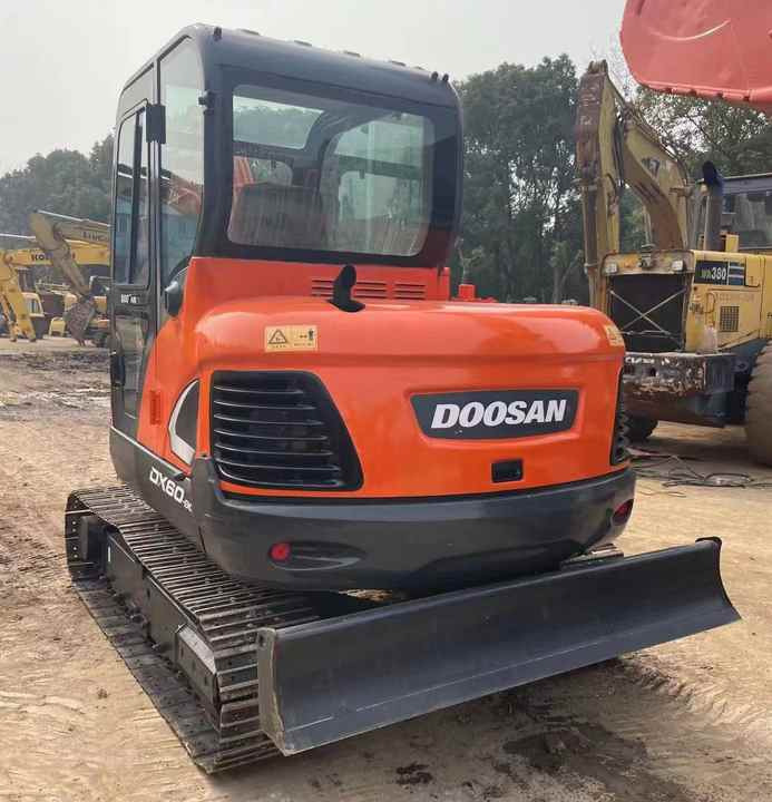 Second Hand Doosan Dx-60 Excavator for Sale - Pelle sur chenille: photos 2 Second Hand Doosan Dx-60 Excavator for Sale - Pelle sur chenille: photos 2