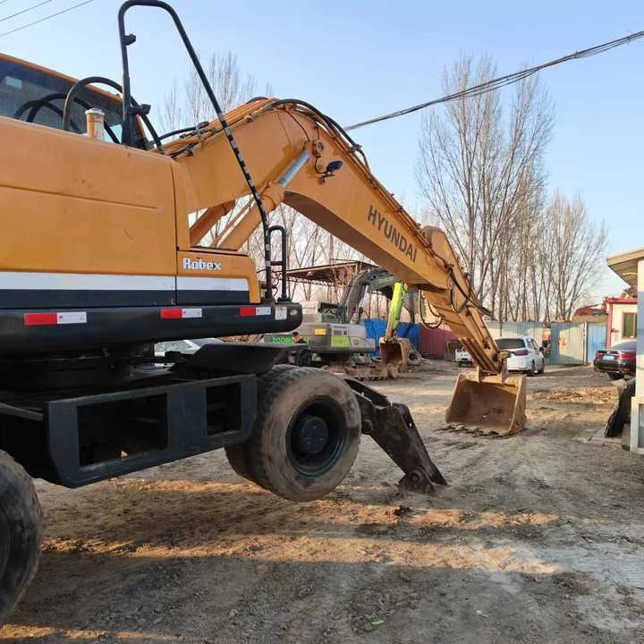 Second Hand Original Korea Brand hyundai 210-9 Wheel Excavator Hot Sale - Pelle sur pneus: photos 4 Second Hand Original Korea Brand hyundai 210-9 Wheel Excavator Hot Sale - Pelle sur pneus: photos 4