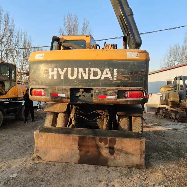 Second Hand Original Korea Brand hyundai 210-9 Wheel Excavator Hot Sale - Pelle sur pneus: photos 3 Second Hand Original Korea Brand hyundai 210-9 Wheel Excavator Hot Sale - Pelle sur pneus: photos 3