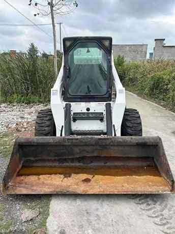 USED BOBCAT S300 Skid-steer Loader with Very Good Performance Is for Sale at a Low Price. S160/s185/s220/330 in Stock - Mini chargeuse: photos 5 USED BOBCAT S300 Skid-steer Loader with Very Good Performance Is for Sale at a Low Price. S160/s185/s220/330 in Stock - Mini chargeuse: photos 5