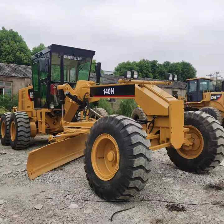 Used Caterpillar CAT 140H Land Road Motor Grader CAT140 CAT140H Used Grader Cheap Price for Sale - Niveleuse: photos 1 Used Caterpillar CAT 140H Land Road Motor Grader CAT140 CAT140H Used Grader Cheap Price for Sale - Niveleuse: photos 1