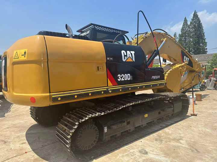 Used Caterpillar Excavators 320D Good Condition Used Excavators for Sale Second Hand Machine CAT Caterpillar 320D Excavadoras - Pelle sur chenille: photos 2 Used Caterpillar Excavators 320D Good Condition Used Excavators for Sale Second Hand Machine CAT Caterpillar 320D Excavadoras - Pelle sur chenille: photos 2