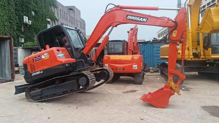Pelle sur chenille Used Digger DOOSAN DX55 Construction Machinery Construction Digger Used DOOSAN DX55 Cheap Excavator [ Copy ]: photos 6