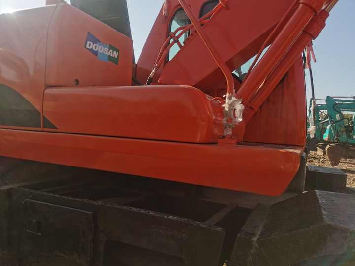 Used Digger Doosan Dh150w-7 Construction Machinery Construction Digger Used Doosan Dh150w-7 Cheap Excavator - Pelle sur pneus: photos 5 Used Digger Doosan Dh150w-7 Construction Machinery Construction Digger Used Doosan Dh150w-7 Cheap Excavator - Pelle sur pneus: photos 5