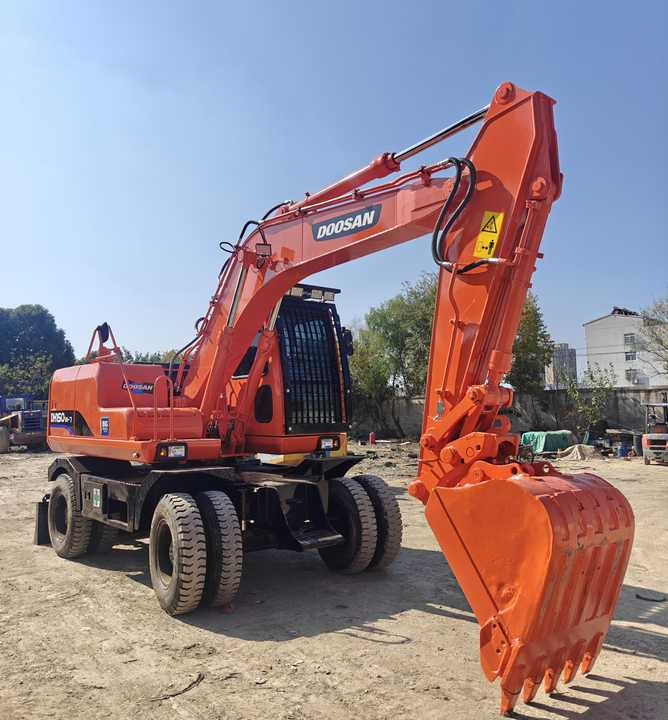 Used Doosan DH150W-7 Model Wheel Excavator Second Hand Machine Popular Brand Korean Doosan Hydraulic Machinery - Pelle sur pneus: photos 4 Used Doosan DH150W-7 Model Wheel Excavator Second Hand Machine Popular Brand Korean Doosan Hydraulic Machinery - Pelle sur pneus: photos 4