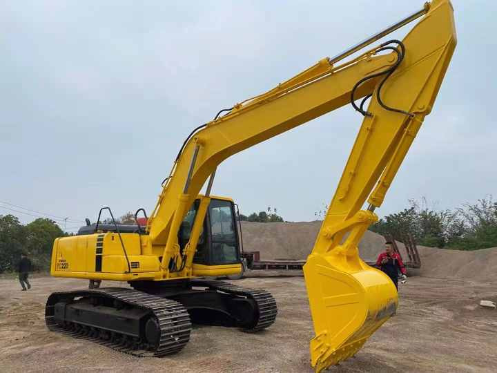 Used Good Quality Japan Original PC220-6 in Good Condition PC220-6 Komatsu - Pelle sur chenille: photos 5 Used Good Quality Japan Original PC220-6 in Good Condition PC220-6 Komatsu - Pelle sur chenille: photos 5
