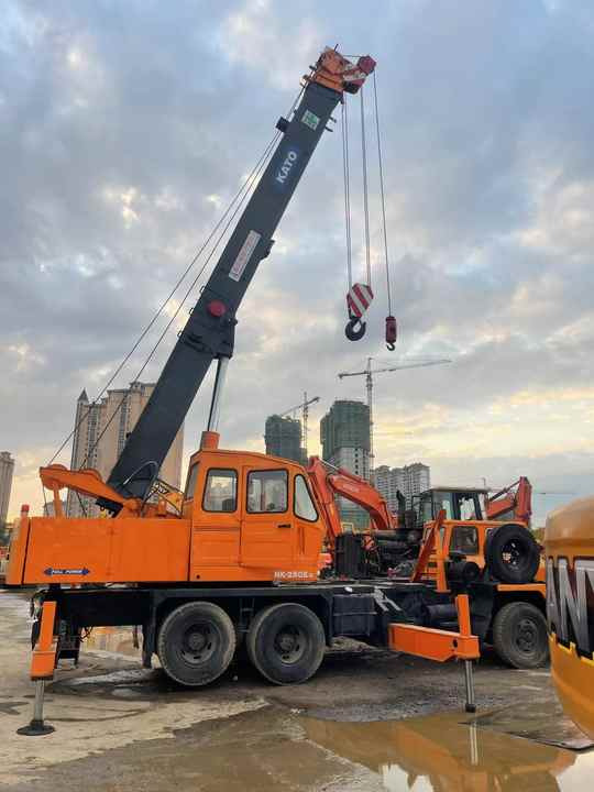 Used Heavy Construction Equipment kato 25 Tons Second Hand Mobile Crane Used Machine Hot Sale - Grue mobile: photos 3 Used Heavy Construction Equipment kato 25 Tons Second Hand Mobile Crane Used Machine Hot Sale - Grue mobile: photos 3