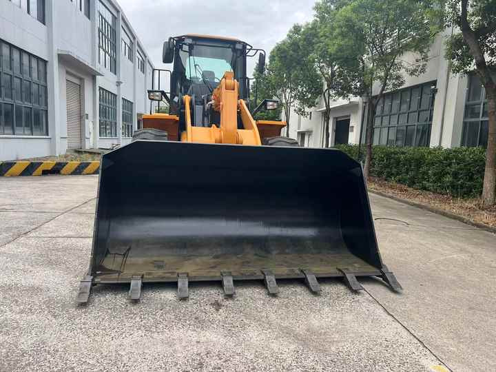 Used LIUGONG 856H wheel in Good Condition for sale 90%new uesd Loader liugong 856h Used Loader For Sale - Chargeuse sur pneus: photos 5 Used LIUGONG 856H wheel in Good Condition for sale 90%new uesd Loader liugong 856h Used Loader For Sale - Chargeuse sur pneus: photos 5
