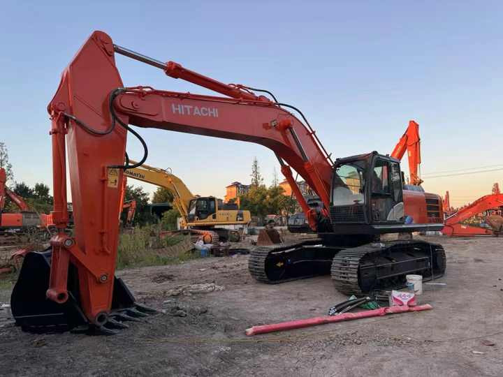 Used Original Japan Brand Hitachi Zx350-5 Excavator for Sale Hitachi Zx200 350 Excavator - Pelle sur chenille: photos 4 Used Original Japan Brand Hitachi Zx350-5 Excavator for Sale Hitachi Zx200 350 Excavator - Pelle sur chenille: photos 4