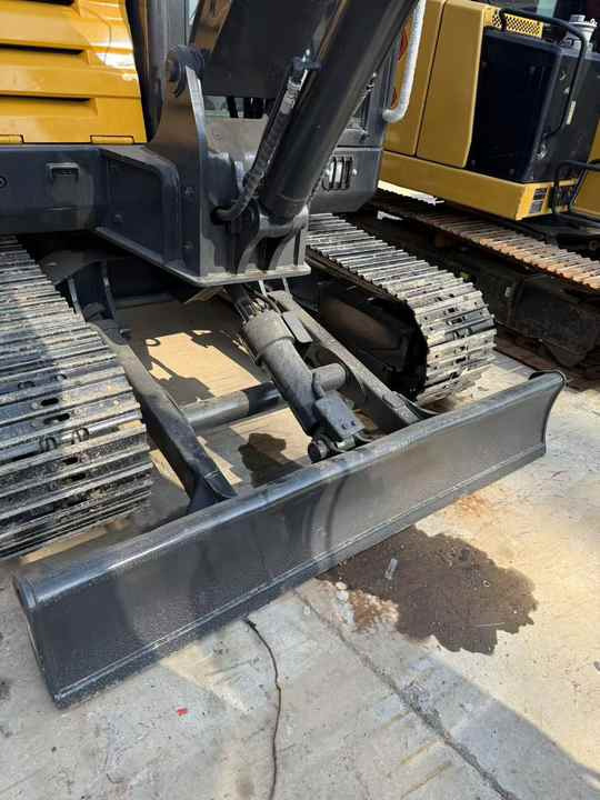 Pelle sur chenille Used  volvo Ec60 Mini 6tons Excavator in Stock for Sale  Excellent Condition  volvo Ec60 Ec140 Excavator Low Working Hours [ Copy ]: photos 6