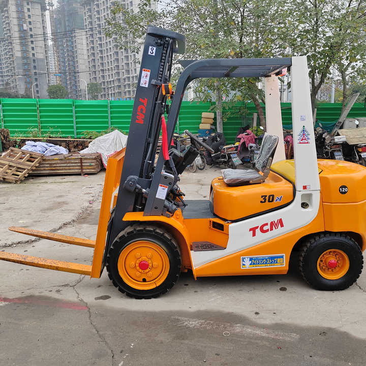 Very Cheap Price 3 Tonne TCM Forklift Run Performance TCM30 Forklift for Sale - Chariot élévateur: photos 1 Very Cheap Price 3 Tonne TCM Forklift Run Performance TCM30 Forklift for Sale - Chariot élévateur: photos 1