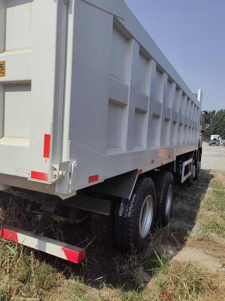 Howo HOWO 8X4 dump truck for sale - Camion benne: photos 2 Howo HOWO 8X4 dump truck for sale - Camion benne: photos 2