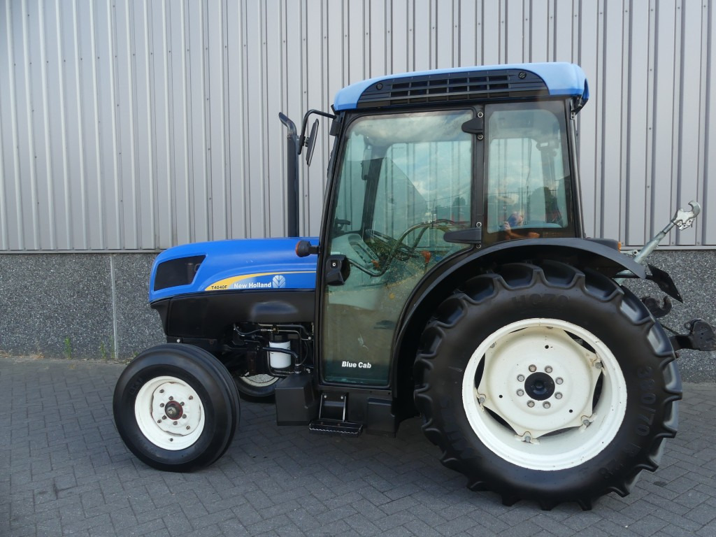 NEW HOLLAND T4040F - Micro tracteur: photos 2 NEW HOLLAND T4040F - Micro tracteur: photos 2