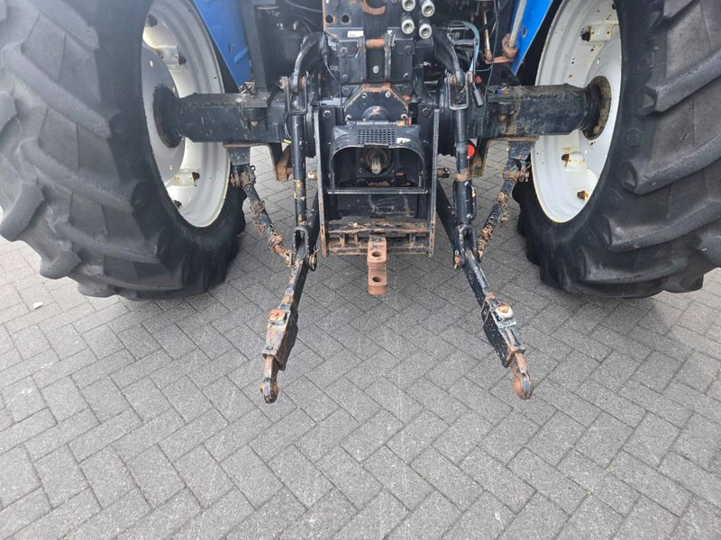 New Holland TL 90 A - Tracteur agricole: photos 5 New Holland TL 90 A - Tracteur agricole: photos 5