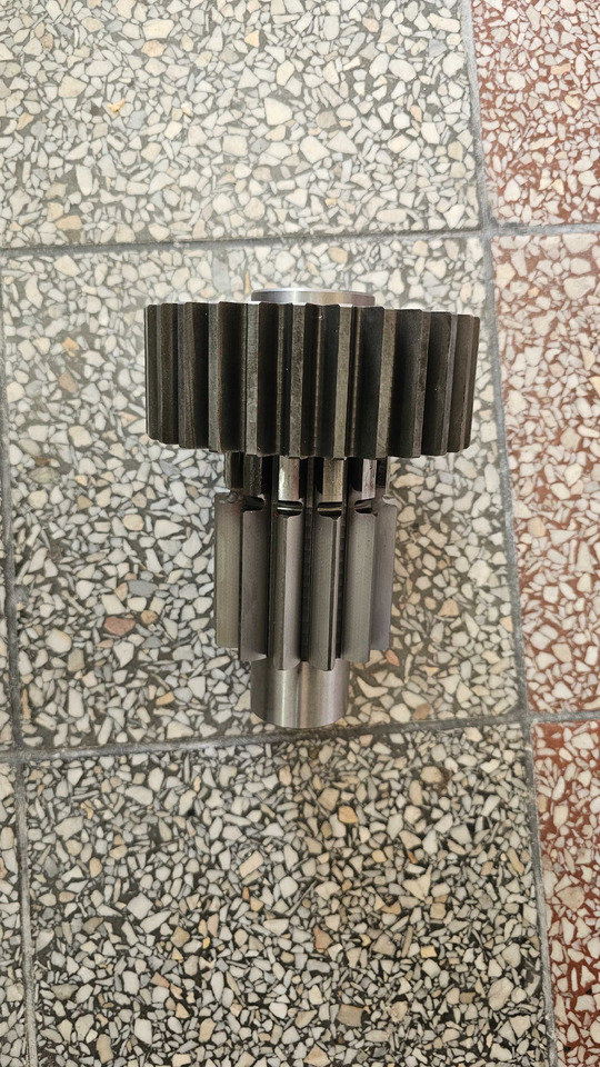 Wał koło zębate mostu kombajn Deutz Fahr 0.900.7773.7 0.900.1549.3 - Pièces de rechange pour Machine agricole: photos 2 Wał koło zębate mostu kombajn Deutz Fahr 0.900.7773.7 0.900.1549.3 - Pièces de rechange pour Machine agricole: photos 2