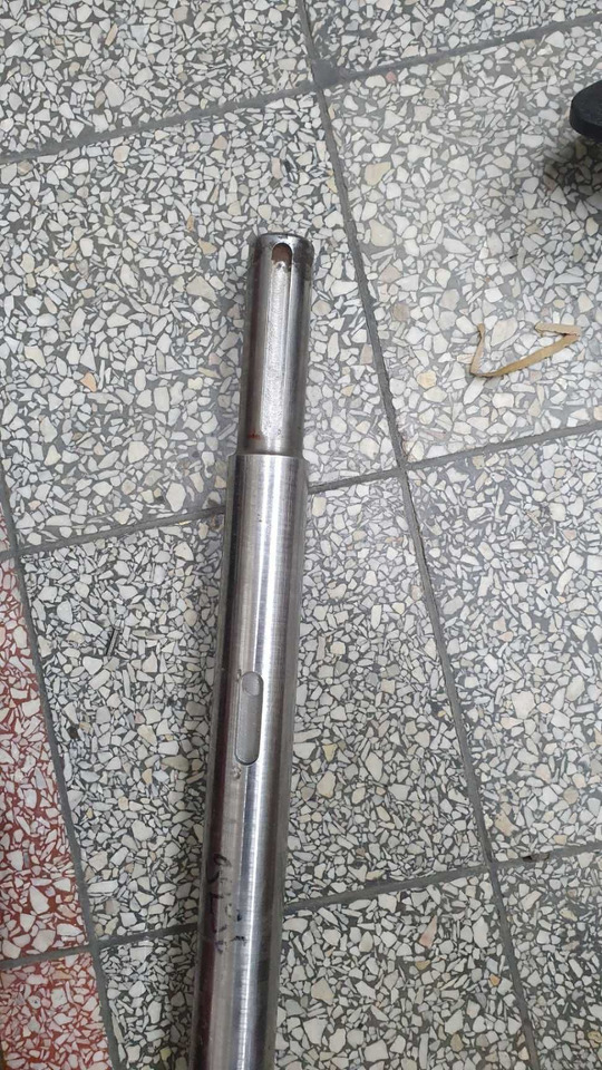 Wał odrzutnika kombajn Deutz Fahr 0625_6572 - Pièces de rechange pour Machine agricole: photos 2 Wał odrzutnika kombajn Deutz Fahr 0625_6572 - Pièces de rechange pour Machine agricole: photos 2