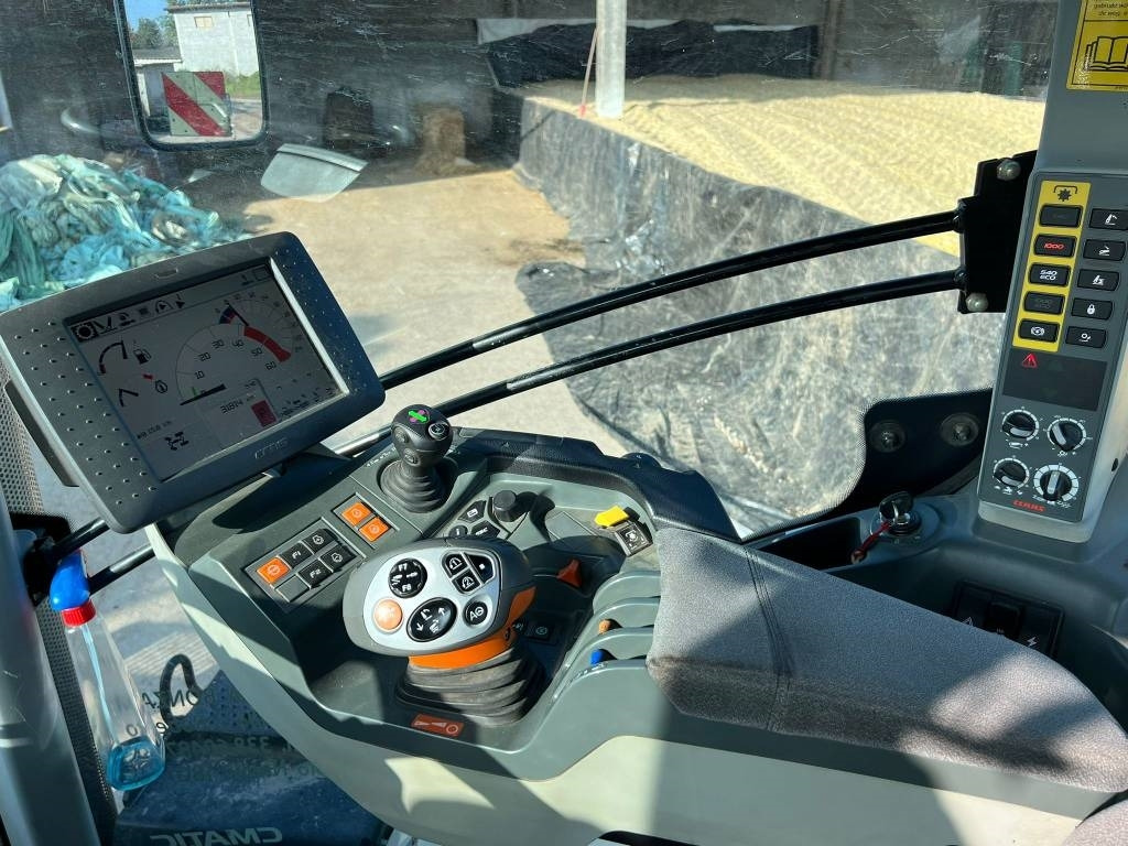Tracteur agricole Claas Axion 930: photos 6