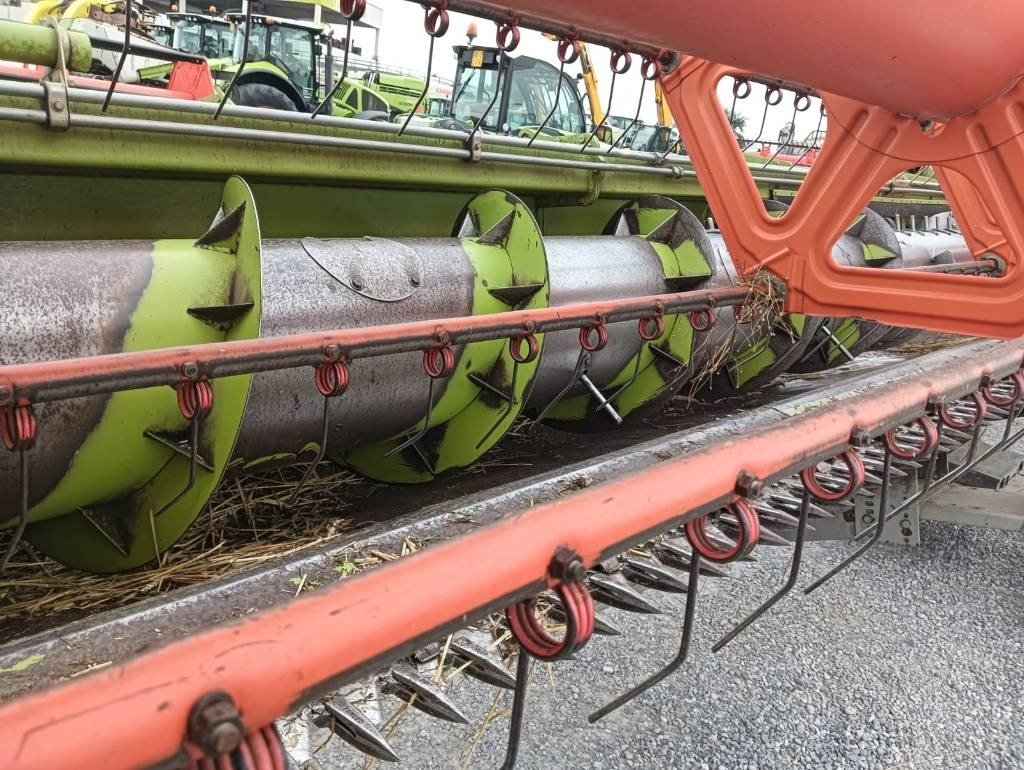 Claas C 750 - Accessoire de matériels de récolte: photos 2 Claas C 750 - Accessoire de matériels de récolte: photos 2