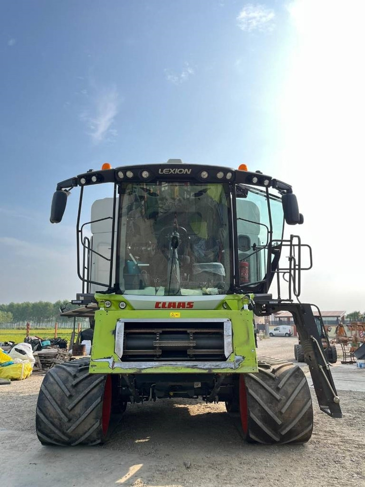 Claas LEXION 7600 TT - Moissonneuse-batteuse: photos 2 Claas LEXION 7600 TT - Moissonneuse-batteuse: photos 2