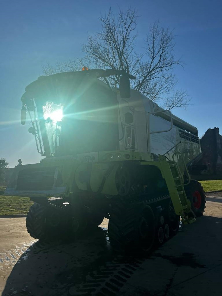 Claas Lexion 760 TT - Moissonneuse-batteuse: photos 3 Claas Lexion 760 TT - Moissonneuse-batteuse: photos 3