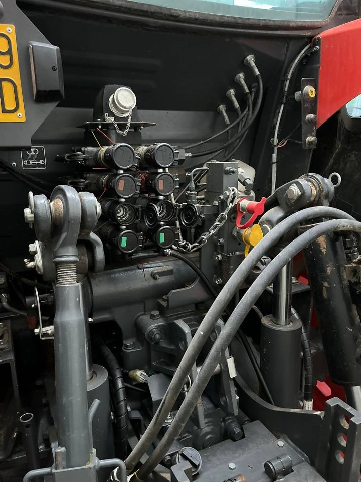 Kubota M 6-141 - Tracteur agricole: photos 3 Kubota M 6-141 - Tracteur agricole: photos 3