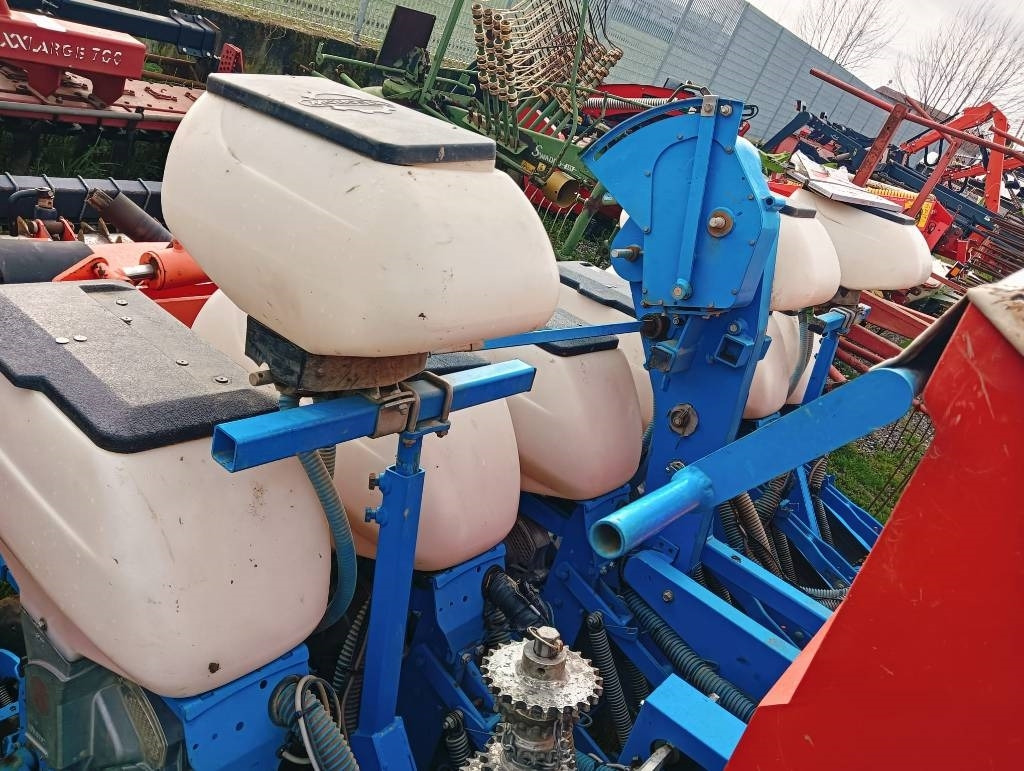 Semoir monograine Monosem NG PLUS 4: photos 11 Semoir monograine Monosem NG PLUS 4: photos 11