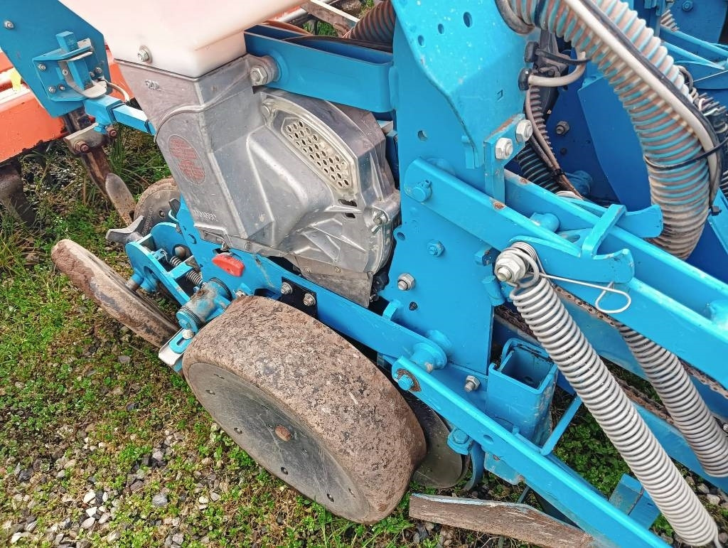 Semoir monograine Monosem NG PLUS 4: photos 7 Semoir monograine Monosem NG PLUS 4: photos 7