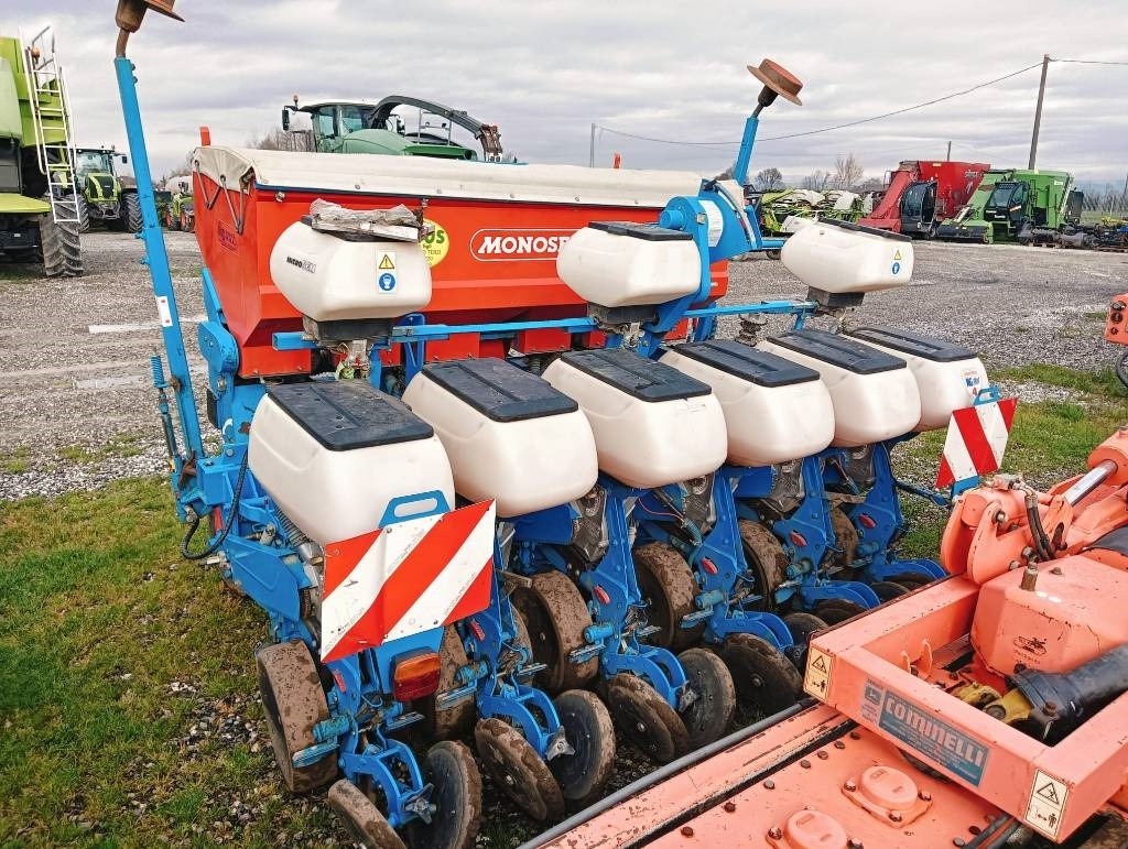 Semoir monograine Monosem NG PLUS 4: photos 13 Semoir monograine Monosem NG PLUS 4: photos 13