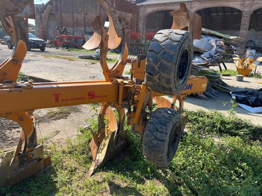 Moro Aratri PNT 20 AV - Charrue: photos 4 Moro Aratri PNT 20 AV - Charrue: photos 4