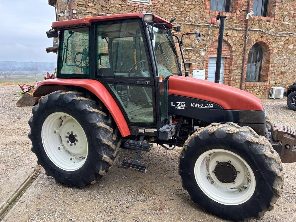 New Holland L 75 - Tracteur agricole: photos 1 New Holland L 75 - Tracteur agricole: photos 1