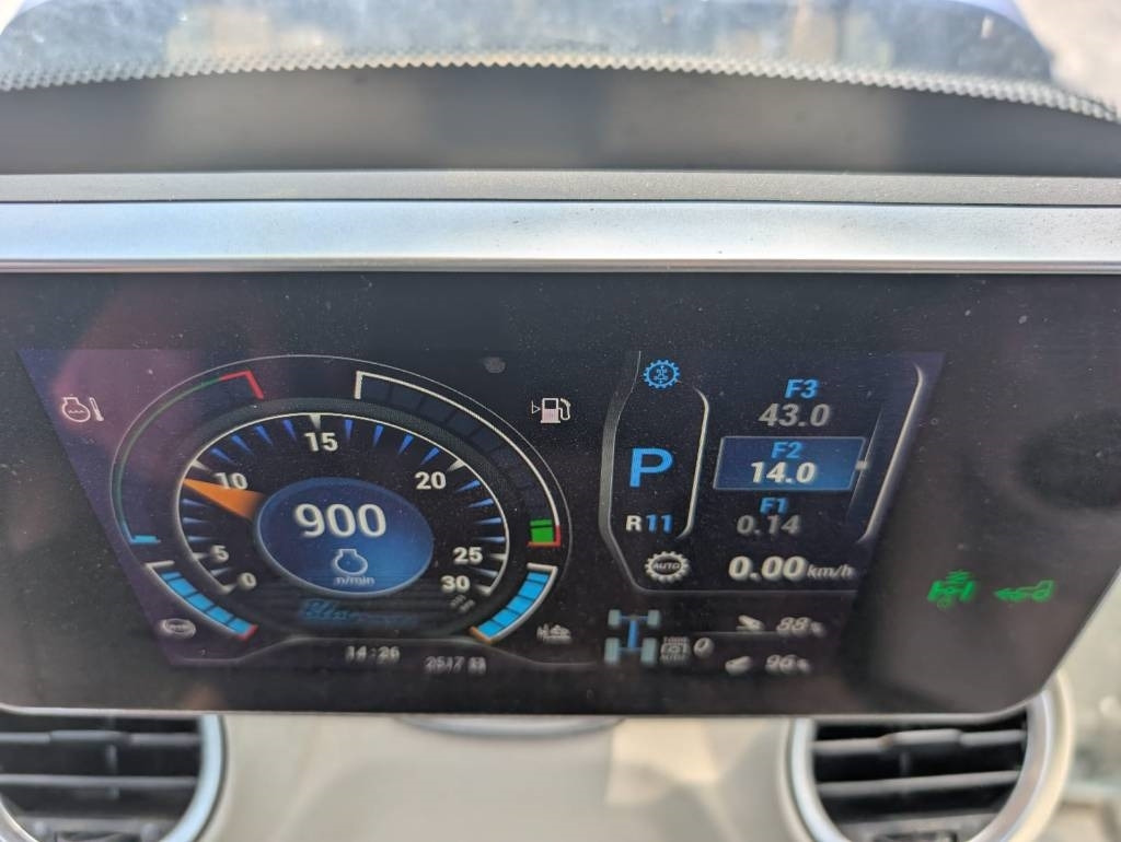 New Holland T 8.380 - Tracteur agricole: photos 3 New Holland T 8.380 - Tracteur agricole: photos 3