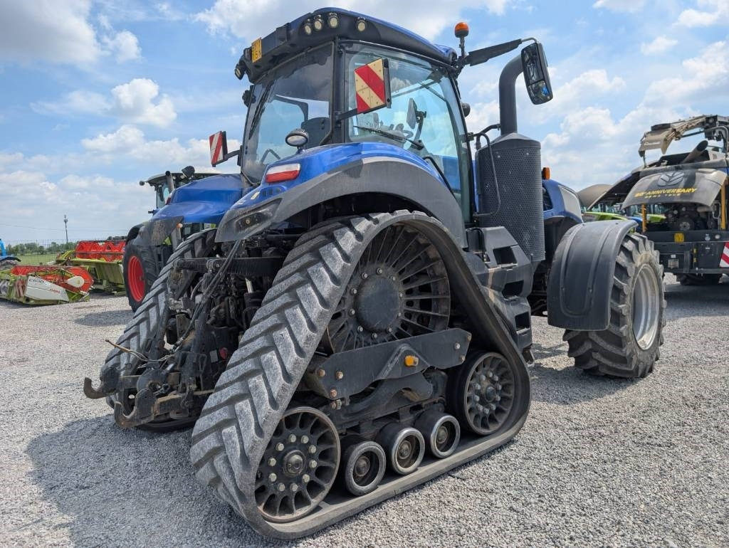New Holland T 8.435 SMART TRACK - Tracteur agricole: photos 4 New Holland T 8.435 SMART TRACK - Tracteur agricole: photos 4