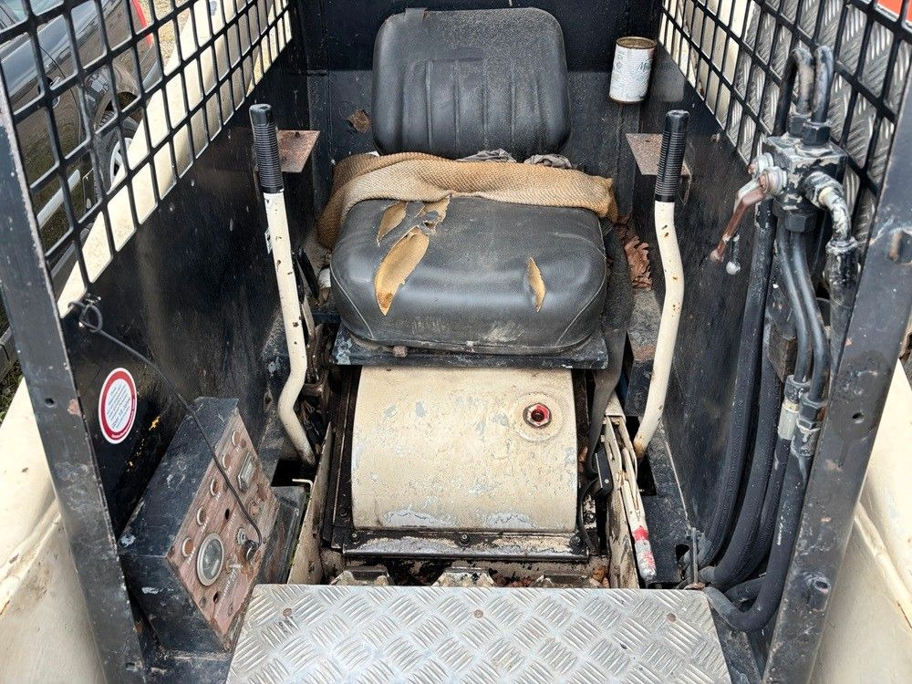 Bobcat 825 - Mini chargeuse: photos 4 Bobcat 825 - Mini chargeuse: photos 4