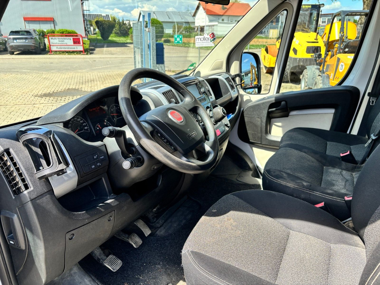 Fiat Ducato Pritsche - Utilitaire plateau: photos 4 Fiat Ducato Pritsche - Utilitaire plateau: photos 4