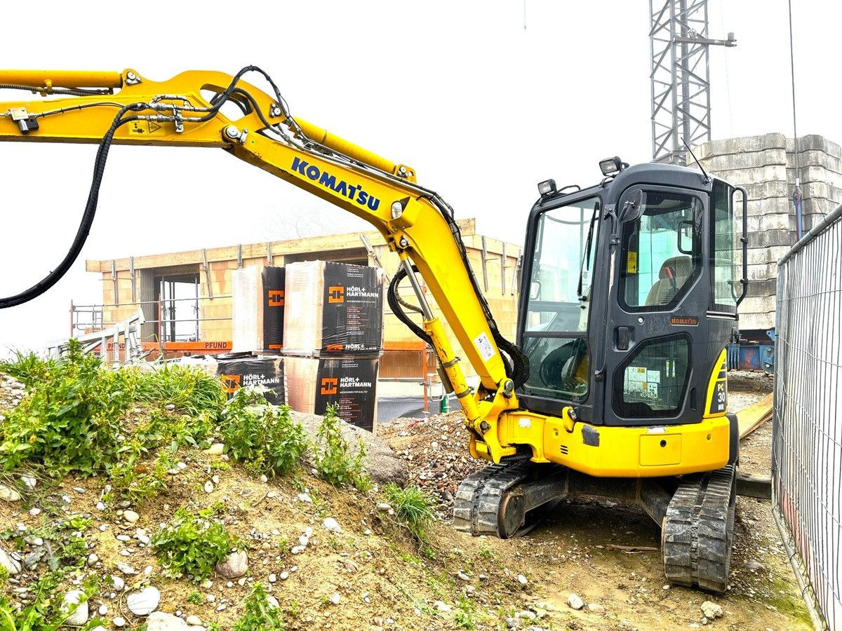 Komatsu PC30MR-3 - Mini pelle: photos 1 Komatsu PC30MR-3 - Mini pelle: photos 1