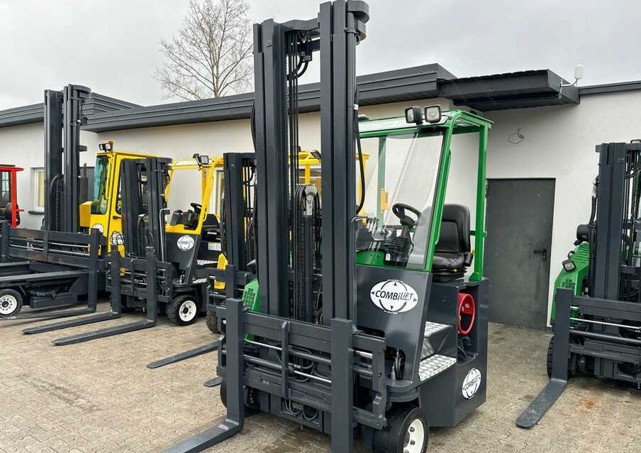 Combilift C2500CB-Triplex 6000mm -Only 4658 hours - Chariot multidirectionnel: photos 1 Combilift C2500CB-Triplex 6000mm -Only 4658 hours - Chariot multidirectionnel: photos 1