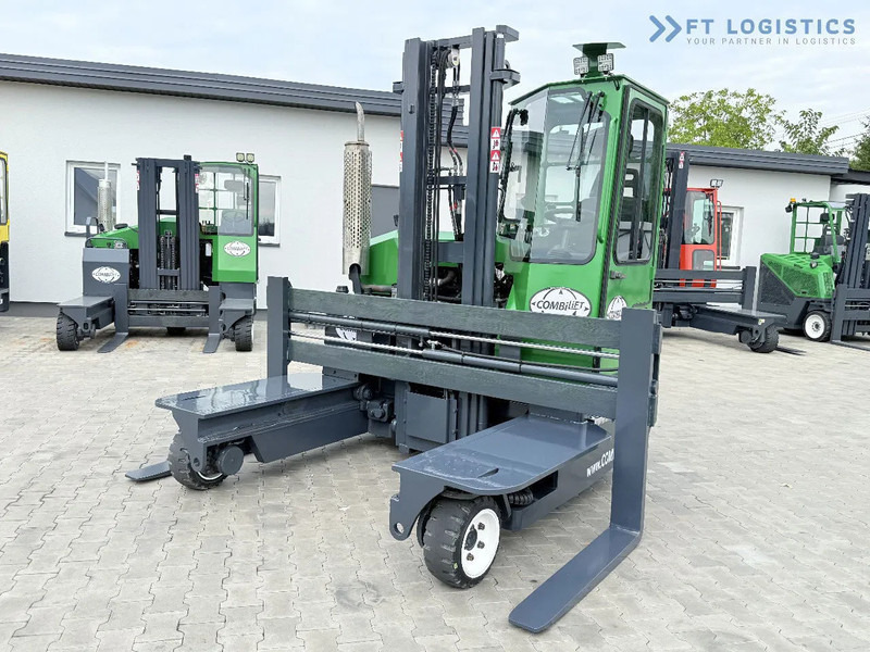 Combilift C3000 / DIESEL / DUPLEX - 4000MM / WIDE FORK POSITIONER 2700MM / FULL HEATED CABIN / ONLY 6905H / CONDITION - LIKE NEW! C3000 / - Chariot multidirectionnel: photos 3 Combilift C3000 / DIESEL / DUPLEX - 4000MM / WIDE FORK POSITIONER 2700MM / FULL HEATED CABIN / ONLY 6905H / CONDITION - LIKE NEW! C3000 / - Chariot multidirectionnel: photos 3