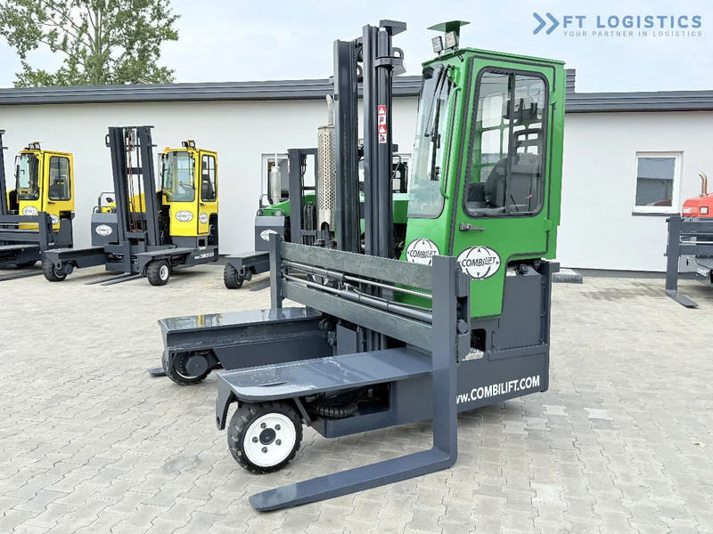 Combilift C3000 / DIESEL / DUPLEX - 4000MM / WIDE FORK POSITIONER 2700MM / FULL HEATED CABIN / ONLY 6905H / CONDITION - LIKE NEW! C3000 / - Chariot multidirectionnel: photos 2 Combilift C3000 / DIESEL / DUPLEX - 4000MM / WIDE FORK POSITIONER 2700MM / FULL HEATED CABIN / ONLY 6905H / CONDITION - LIKE NEW! C3000 / - Chariot multidirectionnel: photos 2