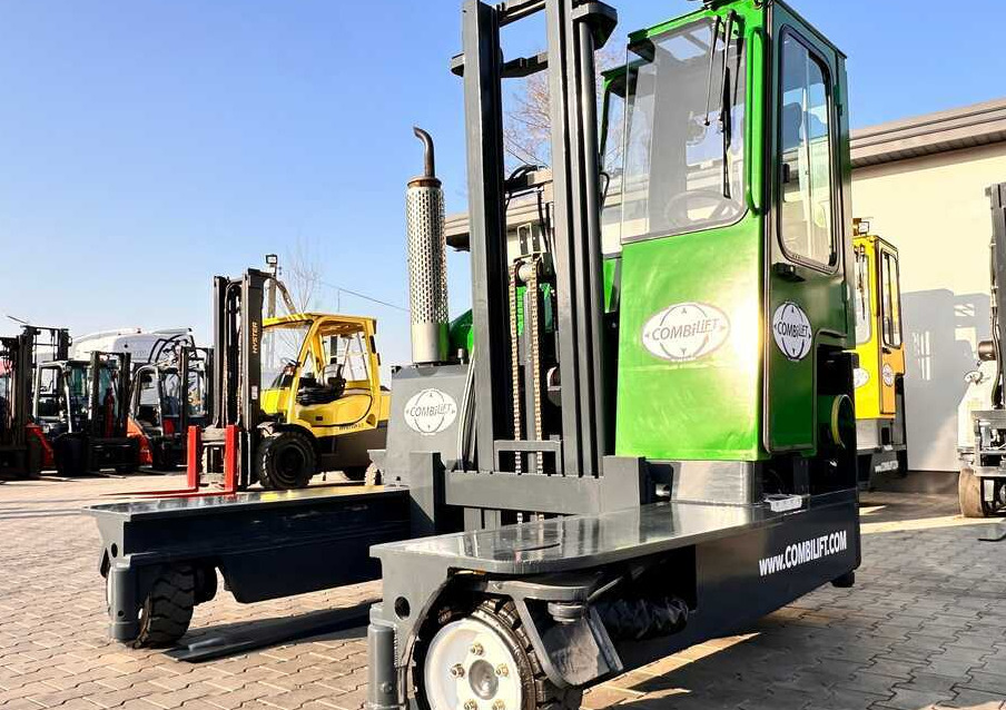 Combilift C3000 / DUPLEX / 4100MM / LPG / FREE LIFT / LIKE NEW - Chariot multidirectionnel: photos 5 Combilift C3000 / DUPLEX / 4100MM / LPG / FREE LIFT / LIKE NEW - Chariot multidirectionnel: photos 5