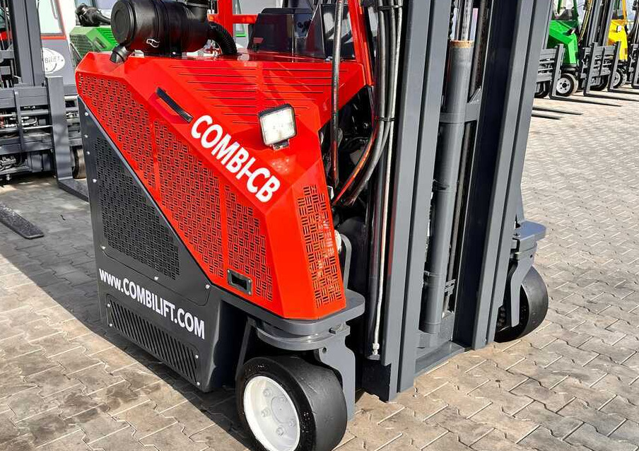 Combilift C3000CB / LPG / TRIPLEX / 5500MM / FREE LIFT / SIDE SHIFT + FORK POSITIONER / LIKE NEW - Chariot multidirectionnel: photos 4 Combilift C3000CB / LPG / TRIPLEX / 5500MM / FREE LIFT / SIDE SHIFT + FORK POSITIONER / LIKE NEW - Chariot multidirectionnel: photos 4