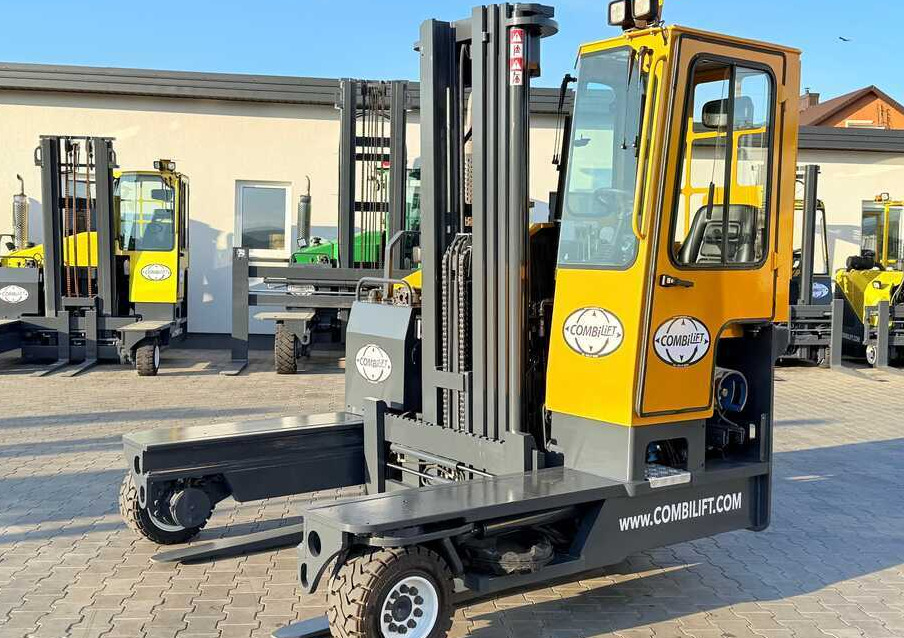 Combilift C4000 / GAS / TRIPLEX – 5600MM / FREE LIFT / FORK SIDESHIFT / LIKE NEW - Chariot multidirectionnel: photos 2 Combilift C4000 / GAS / TRIPLEX – 5600MM / FREE LIFT / FORK SIDESHIFT / LIKE NEW - Chariot multidirectionnel: photos 2