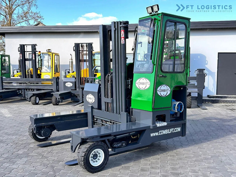Combilift C4000 / TRIPLEX / 4900MM / LPG / FREE LIFT / FORK SHIFT / LIKE NEW C4000 / TRIPLEX / 4900MM / LPG / FREE LIFT / FORK SHIFT / LIK - Chariot multidirectionnel: photos 1 Combilift C4000 / TRIPLEX / 4900MM / LPG / FREE LIFT / FORK SHIFT / LIKE NEW C4000 / TRIPLEX / 4900MM / LPG / FREE LIFT / FORK SHIFT / LIK - Chariot multidirectionnel: photos 1